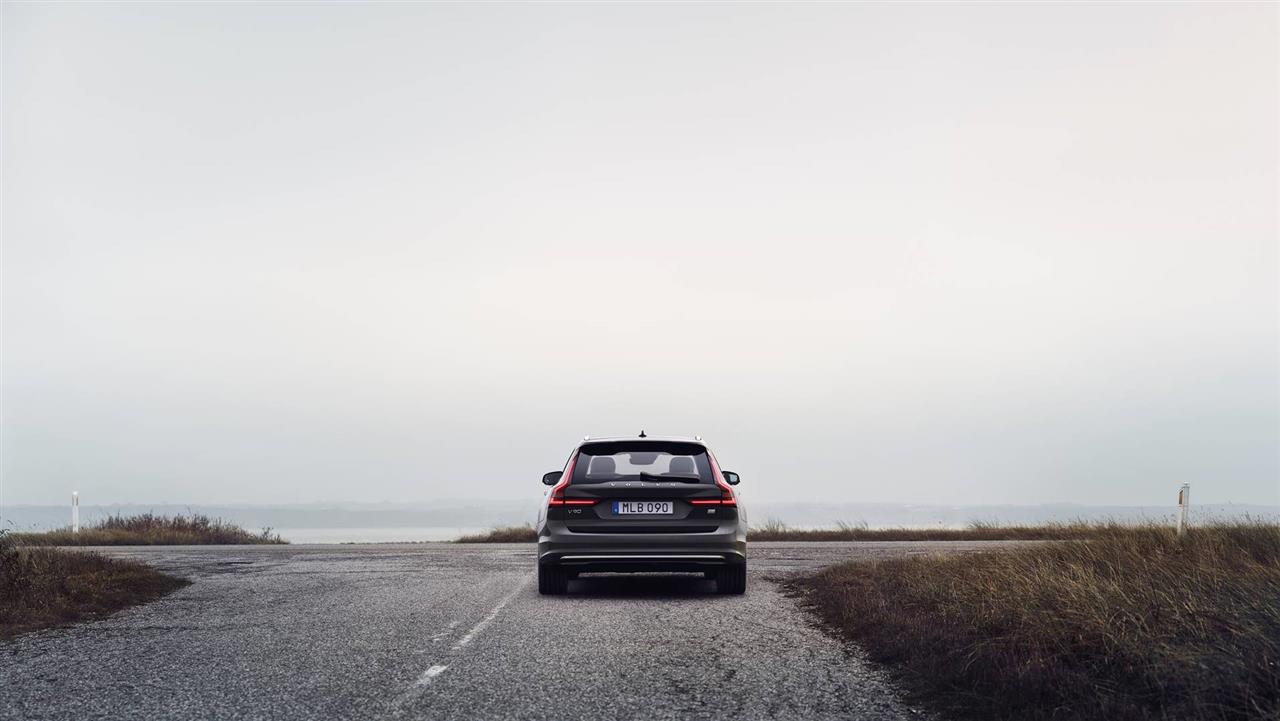 2021 Volvo V90 Cross Country Features, Specs and Pricing