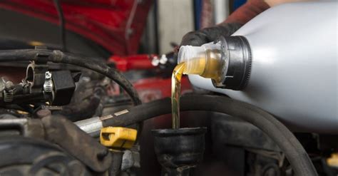 Can a car go 6 months without an oil change?