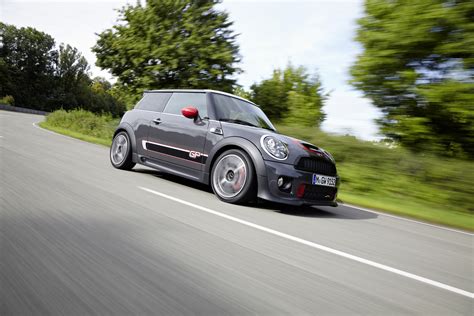 How fast does a Mini Cooper Turbo go?