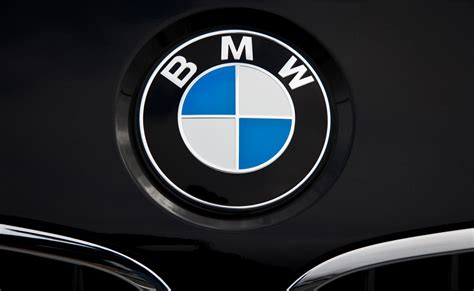 What is the circle button on BMW?