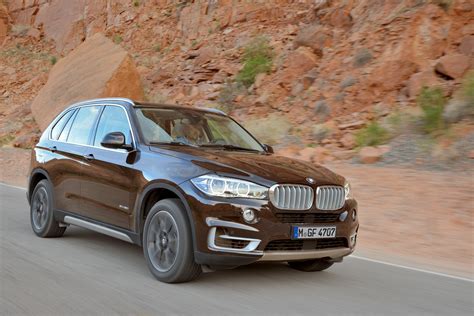 What is the top speed of a BMW X5?