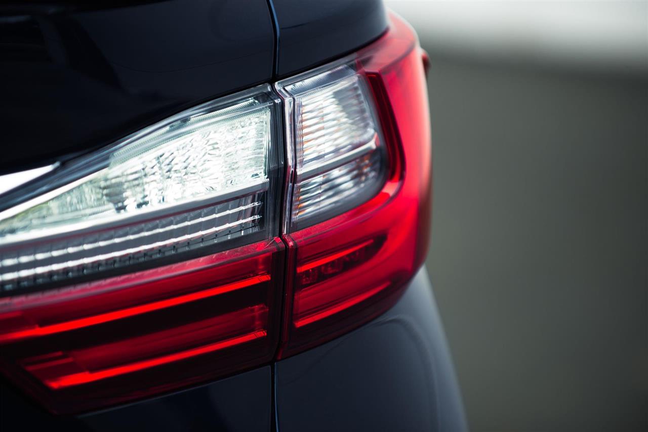 2022 Lexus ES 300h Features, Specs and Pricing 7