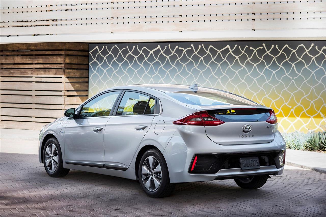 2022 Hyundai Ioniq Plug-in Hybrid Features, Specs and Pricing 8