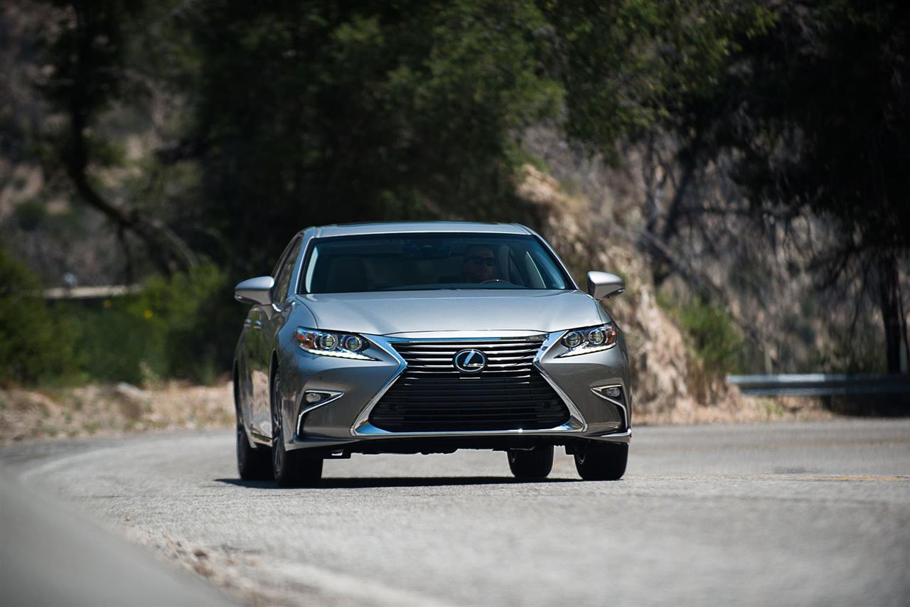 2022 Lexus IS 300 Features, Specs and Pricing 6