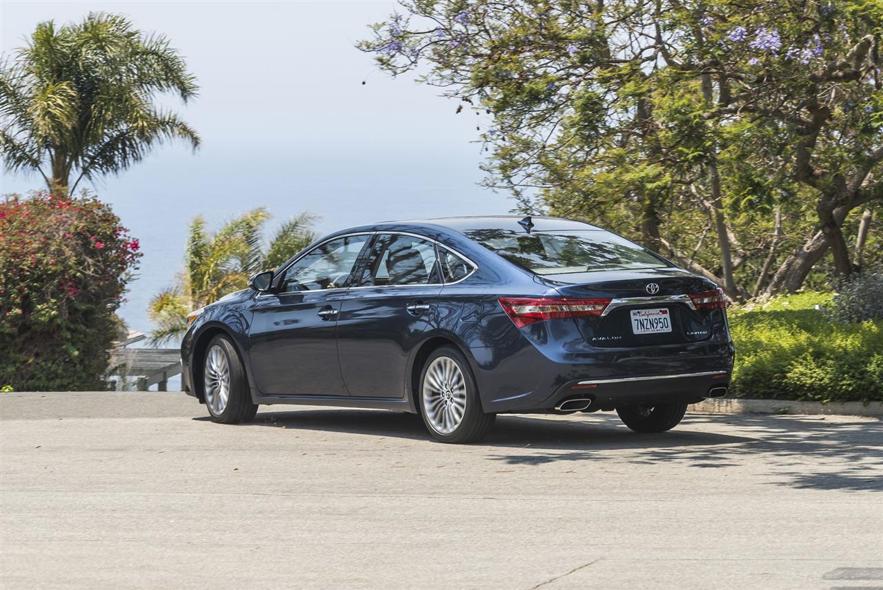 2022 Toyota Avalon Hybrid Features, Specs and Pricing 3