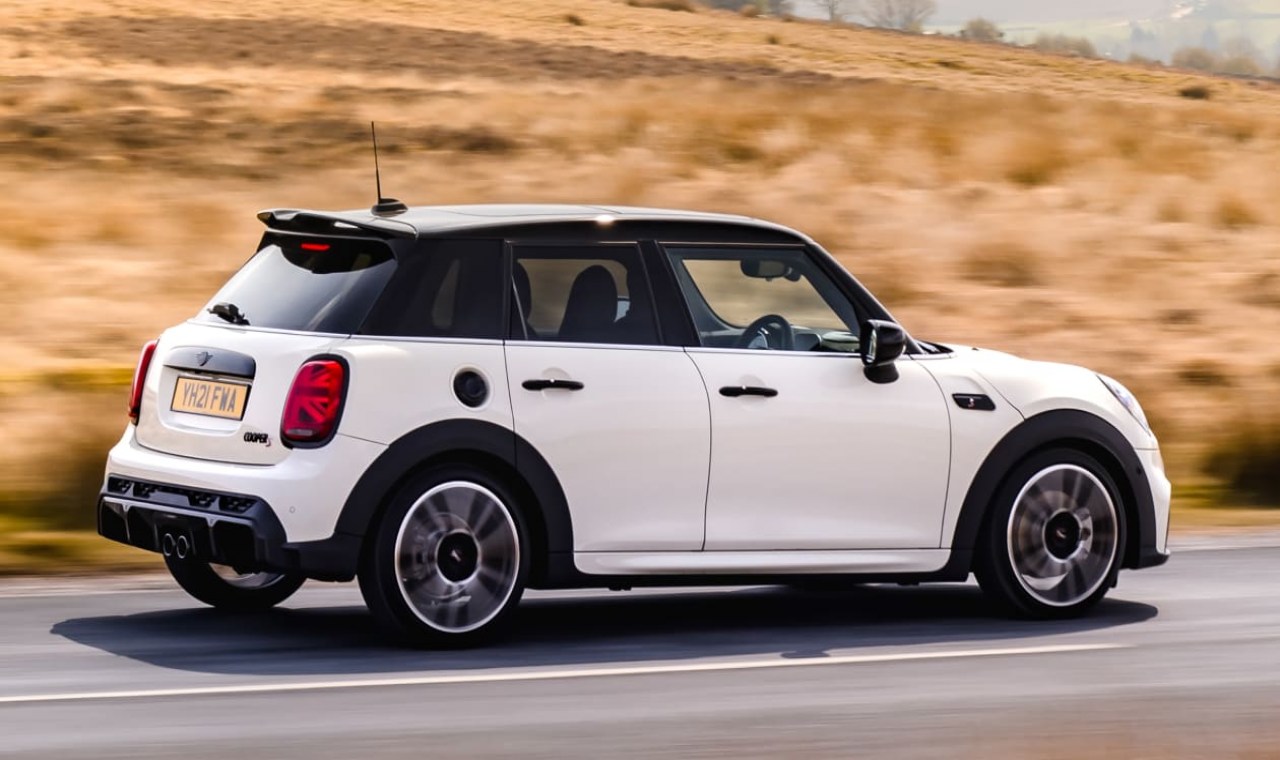 2022 MINI Hatch Features, Specs and Pricing 2