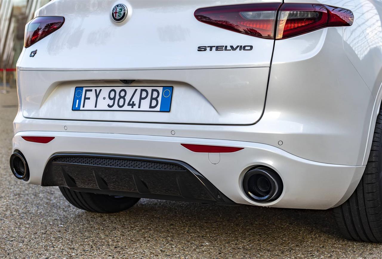 2022 Alfa Romeo Stelvio Features, Specs and Pricing 7