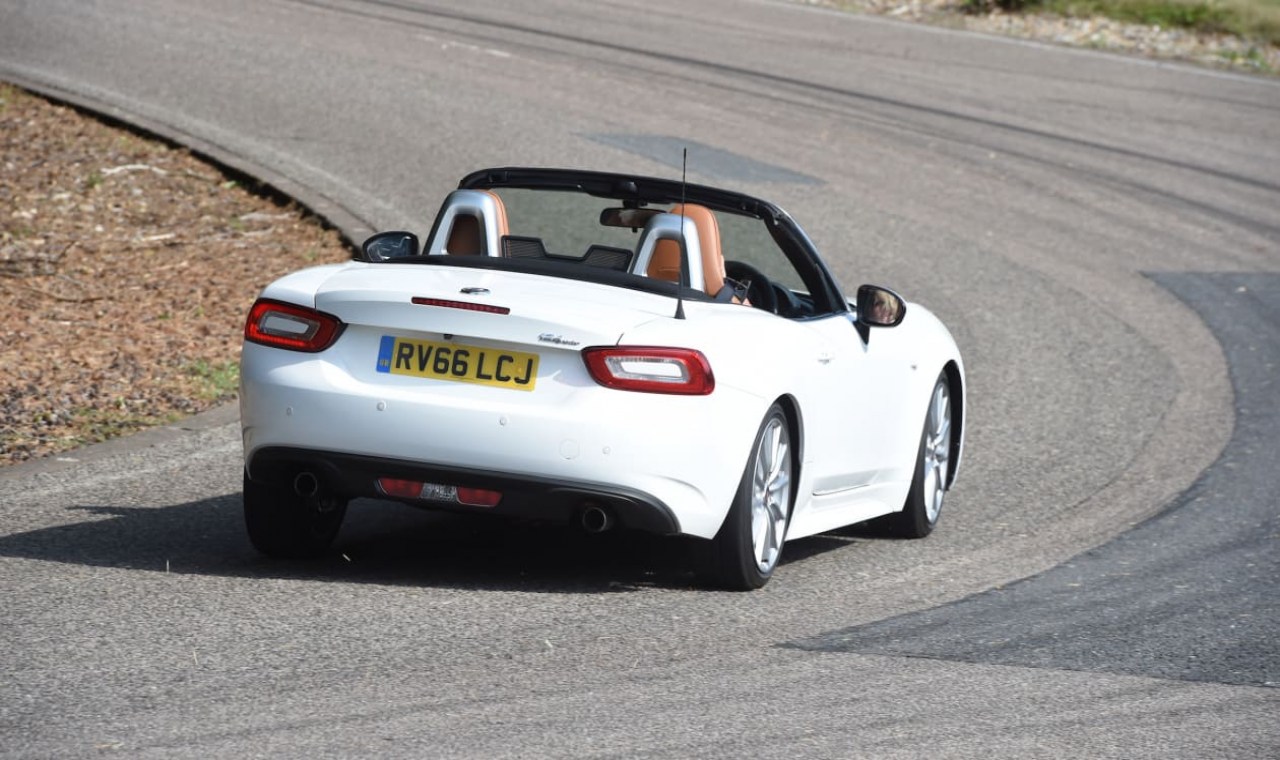 2022 Fiat 124 Spider Features, Specs and Pricing 8