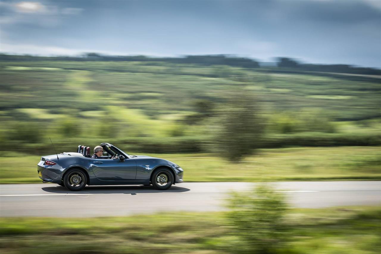 2020 Mazda MX-5 Miata RF Features, Specs and Pricing 4