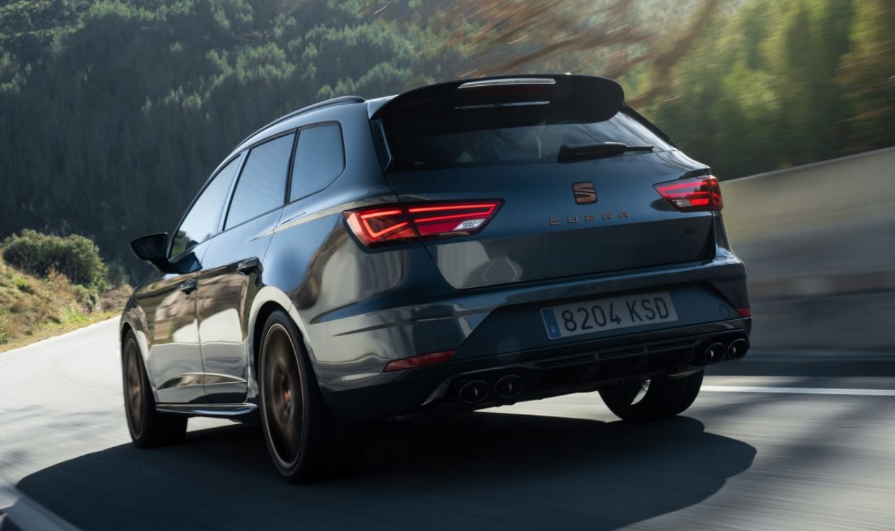 2022 SEAT Leon Cupra R Features, Specs and Pricing 2