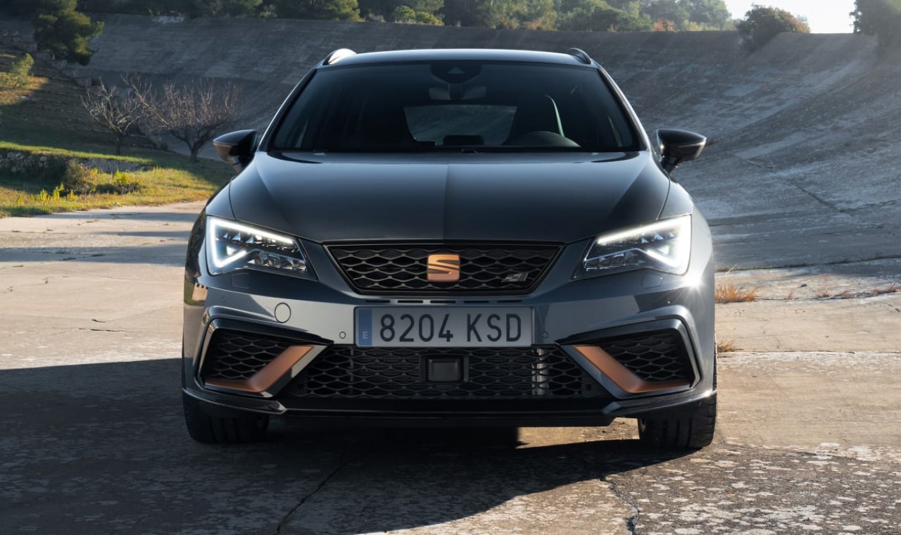 2022 SEAT Leon Cupra R Features, Specs and Pricing 6