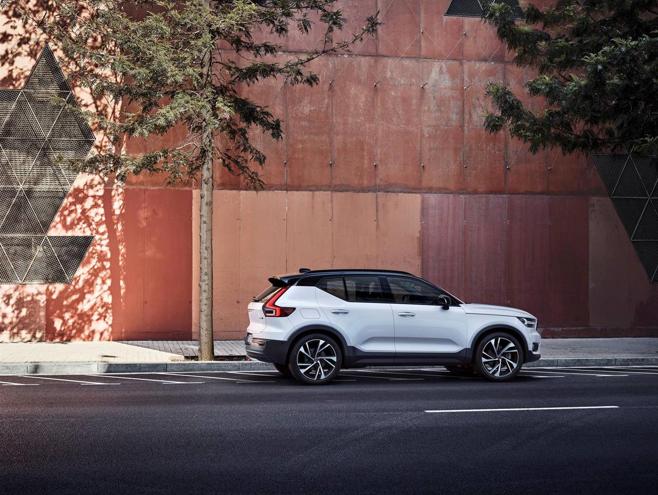 2021 Volvo XC40 Features, Specs and Pricing 5