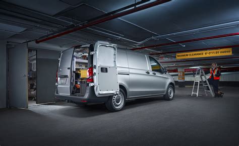 Can a Mercedes Metris fit in a garage?