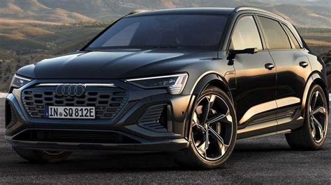 Can Audi Q8 park itself?