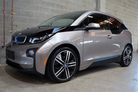 Can I still buy a new BMW i3?