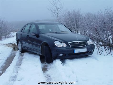 Can Mercedes C-Class drive in snow?