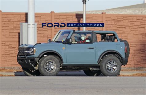 Does Ford Bronco Badlands Roof Come Off?