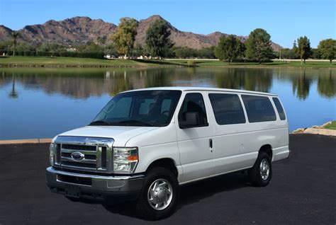 Does Ford Still Make A 15 Passenger Van?