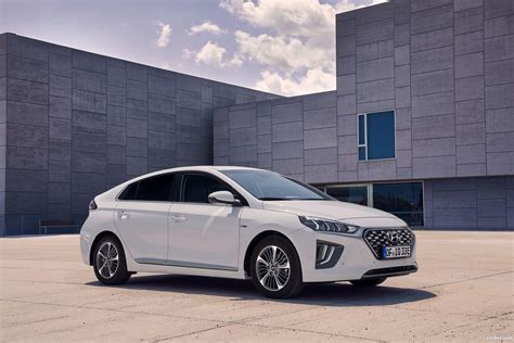 Does Hyundai Ioniq Need To Be Plugged In?