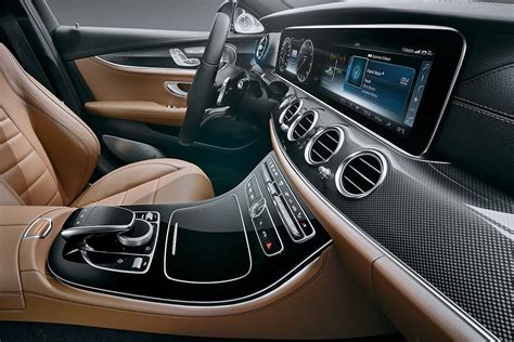 Does Mercedes E-Class have touch screen?