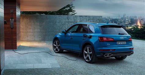 Does the Audi Q5 hybrid need to be plugged in?