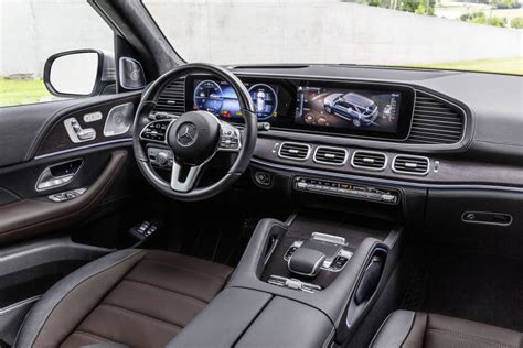 Does the GLE Coupe have a third row?