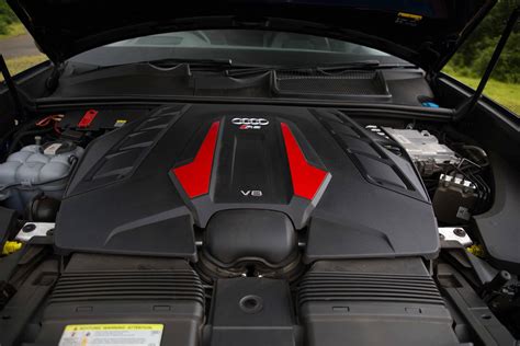 Does the SQ8 and RS Q8 have the same engine?