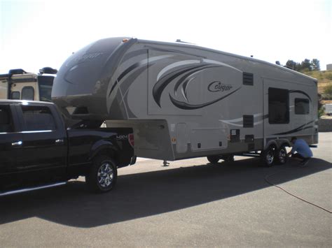 How Big Of A Fifth Wheel Can A F-150 Tow?