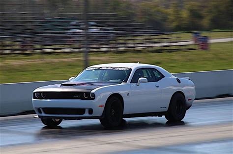 How Fast Can A Hellcat Hit 100 Mph?