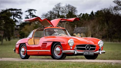 How fast is a 300 SL?