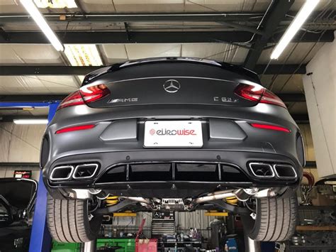 How many exhaust does c63s have?