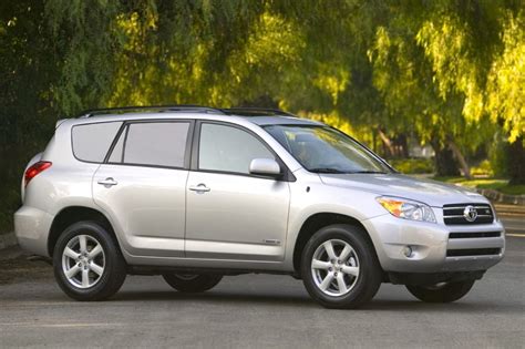 How Many Miles Per Gallon Does A Toyota Rav4 Get?