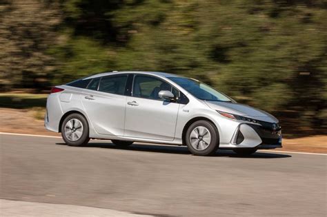 How many MPG does a Prius Prime get?