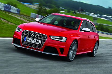 How many MPG does Audi RS4 v8 get?