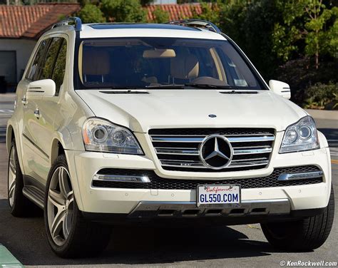 How much can a Mercedes gl550 tow?