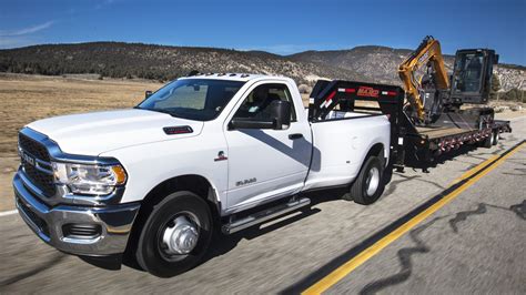 How Much Can A Ram 3500 Dually Gooseneck Tow?