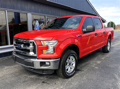 How Much Weight Can A 2016 F150 Xlt Carry In The Bed?