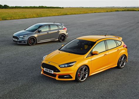 Is A Ford Focus St A 5 Speed?