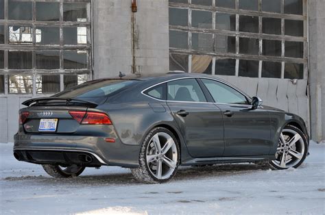 Is Audi RS7 twin-turbo?