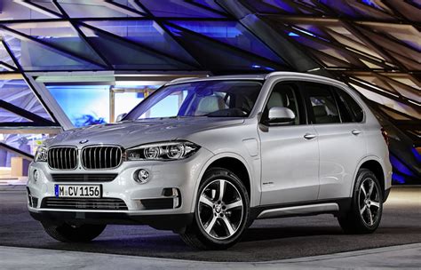 Is BMW X5 permanent 4wd?