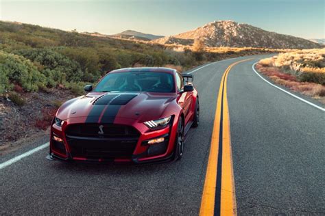 Is Corvette Or Gt500 Faster?