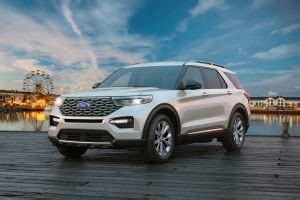 Is Ford Explorer Bigger Than Chevy Traverse?