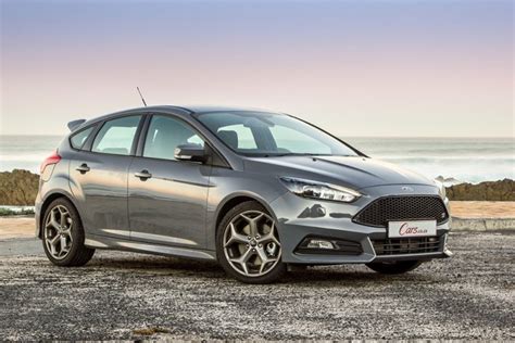 Is Ford Focus St A 6 Cylinder?