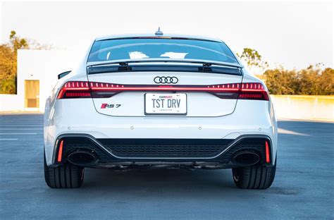 Is RS7 faster than RS6?