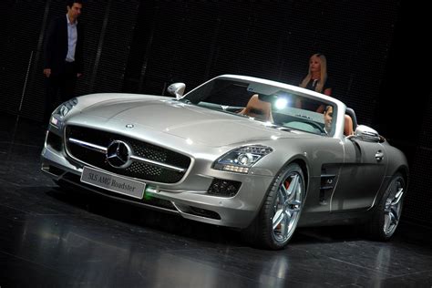 Is the SLS a V-8?