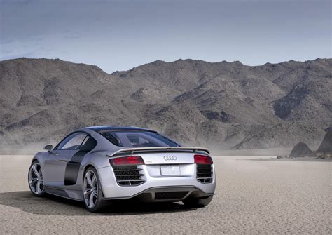 Is there a V12 Audi R8?