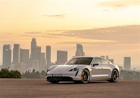 What are the issues of a Porsche Taycan?