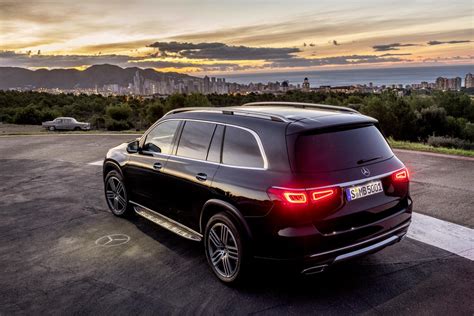 What competes with Mercedes-Benz GLS?