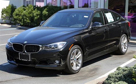 What does 328i xDrive mean?