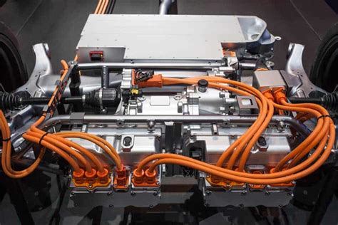 What Happens If Hybrid Battery Dies While Driving?